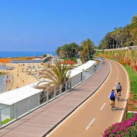Spiagge-ciclabile Parcheggio E Giardino Privato Lägenhet *